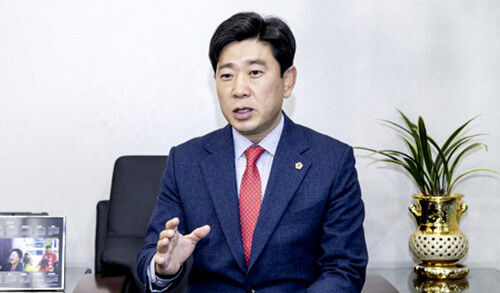 박용선 경북도의원이 '일요신문'과 인터뷰를 하고 있다. 사진=박용선 의원실 제공