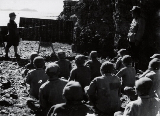 1943년 11월 6일 선감학원 야외교육 장면. 사진=국가인권위원회 제공