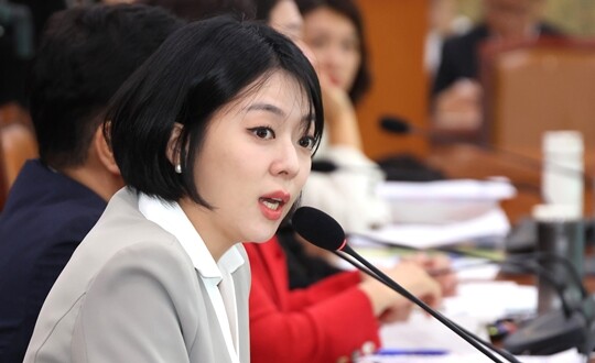 지난 7월 29일 국회 문화체육관광위원회에서 발언하고 있는 배현진 국민의힘 의원. 사진=박은숙 기자