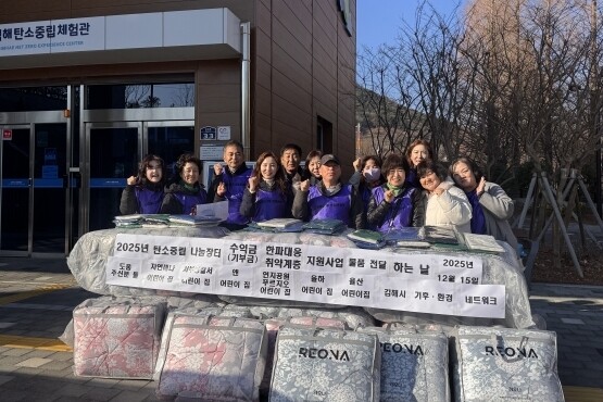 취약계층 지원 장면. 사진=김해시 제공