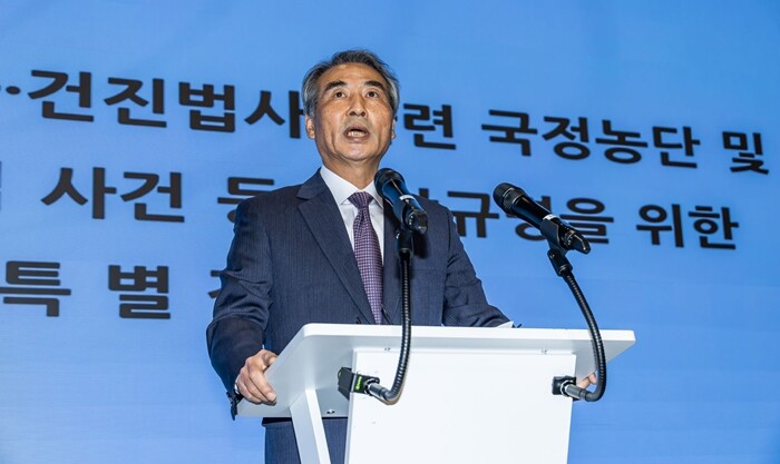 민중기 특별검사가 12월 29일 오전 서울 종로구 KT광화문빌딩 특검 브리핑실에서 김건희 씨의 각종 의혹 관련 최종 수사 결과 브리핑을 하고 있다. 사진=최준필 기자
