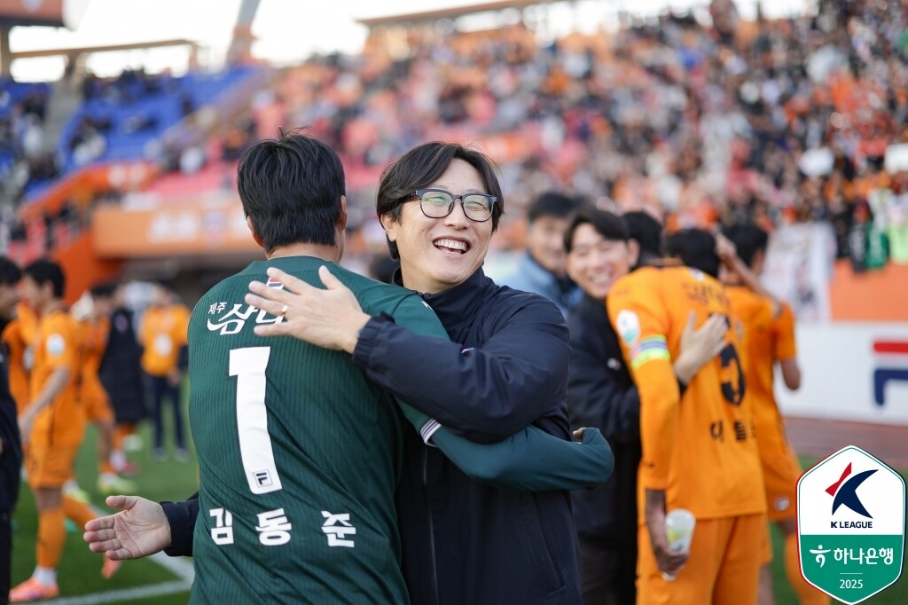 김정수 감독은 "내 축구를 펼쳐 보이면서 팬들을 즐겁게 만드는 것이 목표"라고 말했다. 사진=한국프로축구연맹 제공