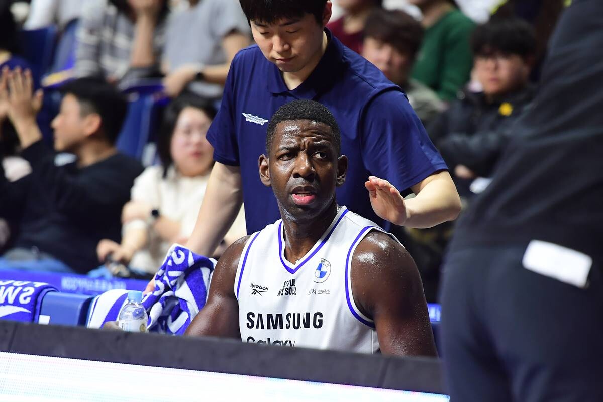 이전까지 경기당 평균 25분 이상을 소화하던 니콜슨은 KT전에서 약 15분의 출전 시간을 기록했다. 이번 시즌 최저 기록이다. 사진=KBL 제공