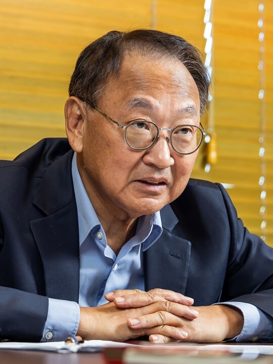 유일호 전 부총리는 “지금처럼 대외 불확실성이 이어지는 상황에서는 대응에 급급할 수밖에 없어서 현 정부의 경제 성적을 논하긴 어렵다”며 입을 뗐다. 사진=최준필 기자
