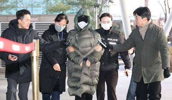 남양유업 창업주 외손녀 황하나 씨가 마약 투약 혐의로 1월 2일 검찰에 송치됐다. 사진 = 연합뉴스