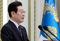 방중 앞둔 이 대통령 "하나의 중국 존중…한중 정상 매년 만나야"