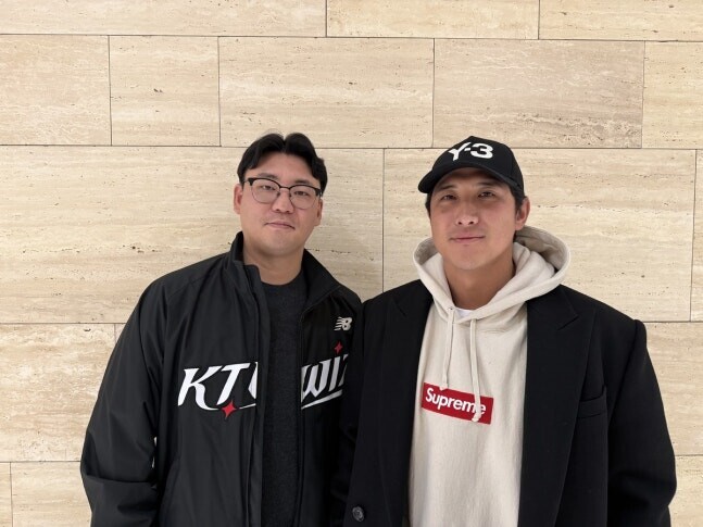 은퇴를 선언한 황재균(오른쪽)과 달리 장성우는 KT와 계약을 맺을 것으로 보인다. 사진=KT WIZ 제공