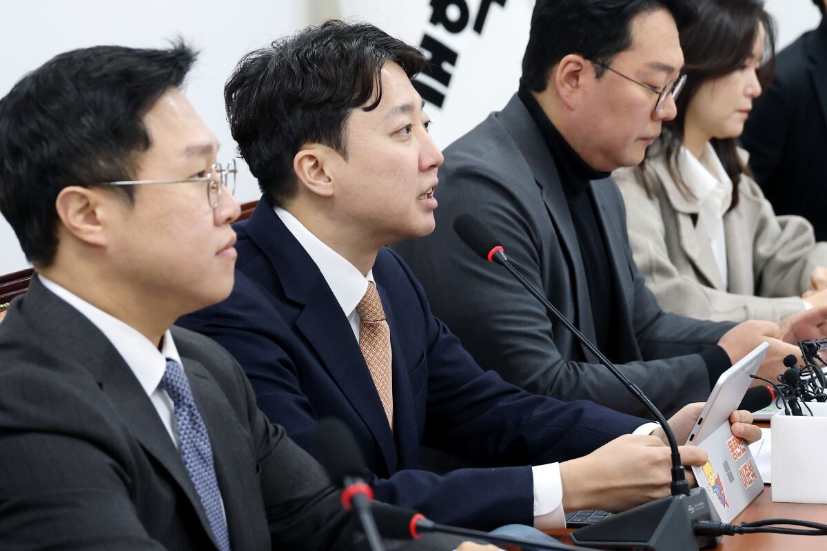 이준석 대표가 12일 국회에서 열린 최고위원회의에서 모두발언을 하고 있다. 사진=연합뉴스