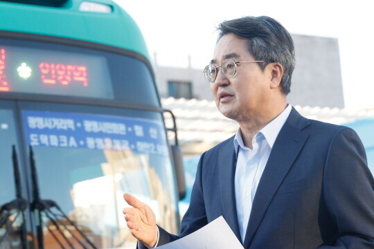 서울시 시내버스 파업 긴급 대응책을 발표하는 김동연 경기도지사. 사진=경기도