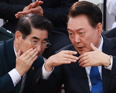 내란특검팀이 '내란 우두머리 혐의'를 받는 윤석열 전 대통령에게는 사형을, 비상계엄 사태 2인자로 지목된 김용현 전 국방부 장관에게는 무기징역을 선고했다. 사진 = 연합뉴스
