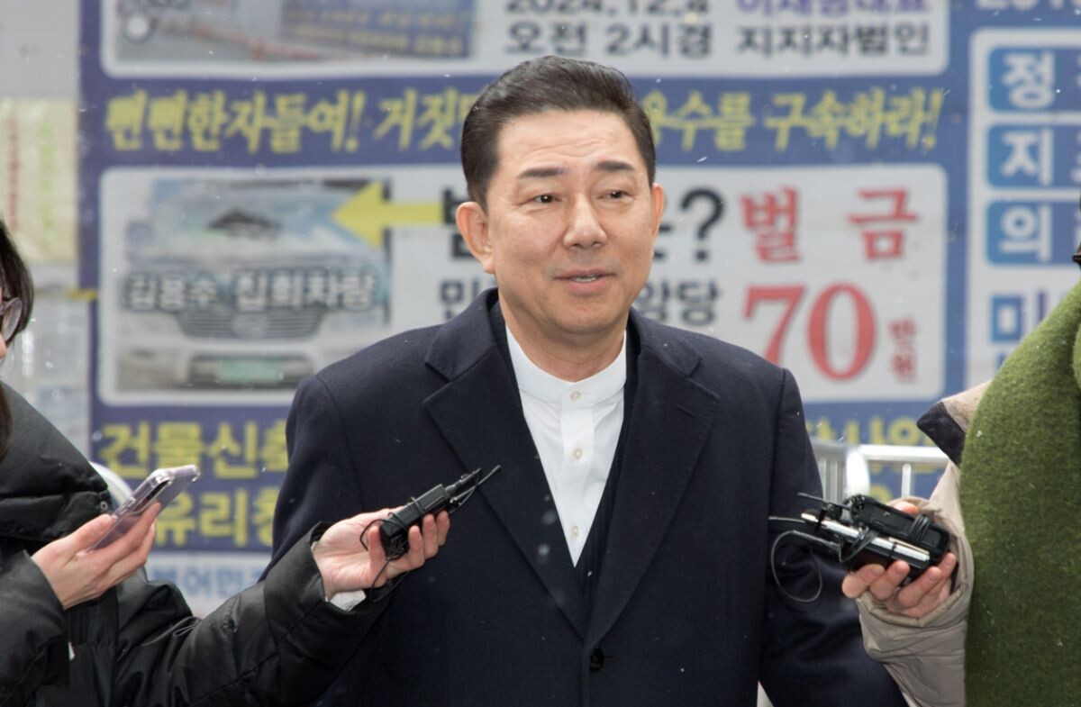 12일 오후 서울 여의도 더불어민주당 중앙 당사에서 열린 윤리심판원 회의에 출석하고 있는 김병기 의원. 사진=이종현 기자