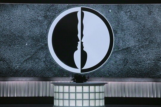 제작이 확정된 넷플릭스 오리지널 예능 '흑백요리사: 요리 대결 전쟁' 시즌 3에서는 개인이 아닌 같은 업장 소속 요리사 4인 1조의 '식당 대결'이 펼쳐진다. 사진=넷플릭스 제공