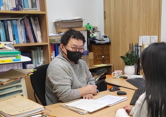 온병원 정신건강증진센터 김상엽 소장의 진료 장면. 사진=온병원 제공