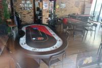 "사행성 게임 장려 책임 무거워" 전국 홀덤펍서 도박장 개설한 '홀덤 협회장' 실형