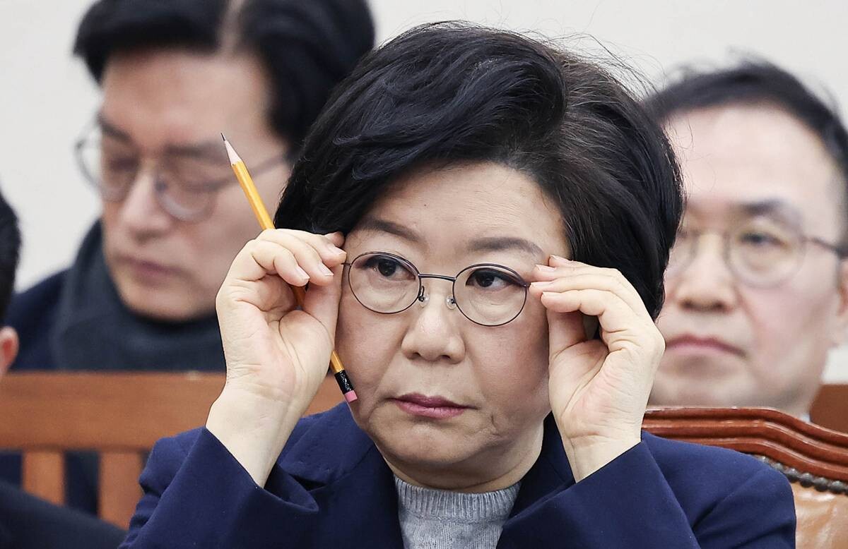 이혜훈 기획예산처 장관 후보자가 23일 국회 재정경제기획위원회 전체회의에서 열린 인사청문회에서 안경을 만지고 있다. 사진=이종현 기자