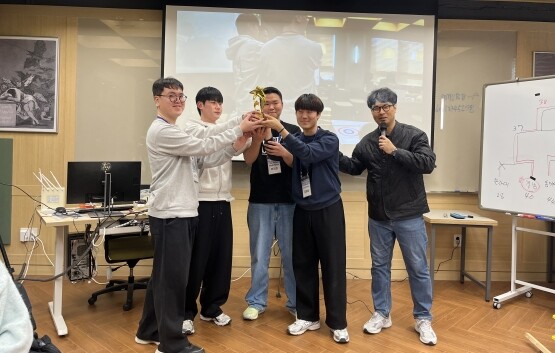 LEGO 로봇챌린지 우승 기념촬영 모습. 사진=경남정보대 제공