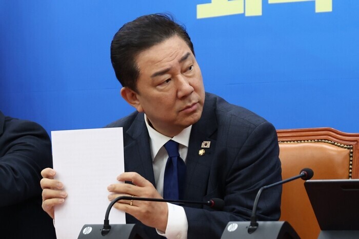더불어민주당을 탈당한 무소속 김병기 국회의원. 지역 정치인들로부터 공천 대가성 정치자금을 받은 의혹으로 경찰 수사를 받고 있다. 사진=일요신문DB