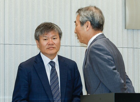 2025년 7월 2일 김건희 특검팀 현판 제막식 당시 문홍주 특검보와  민중기 특검. 사진=임준선 기자