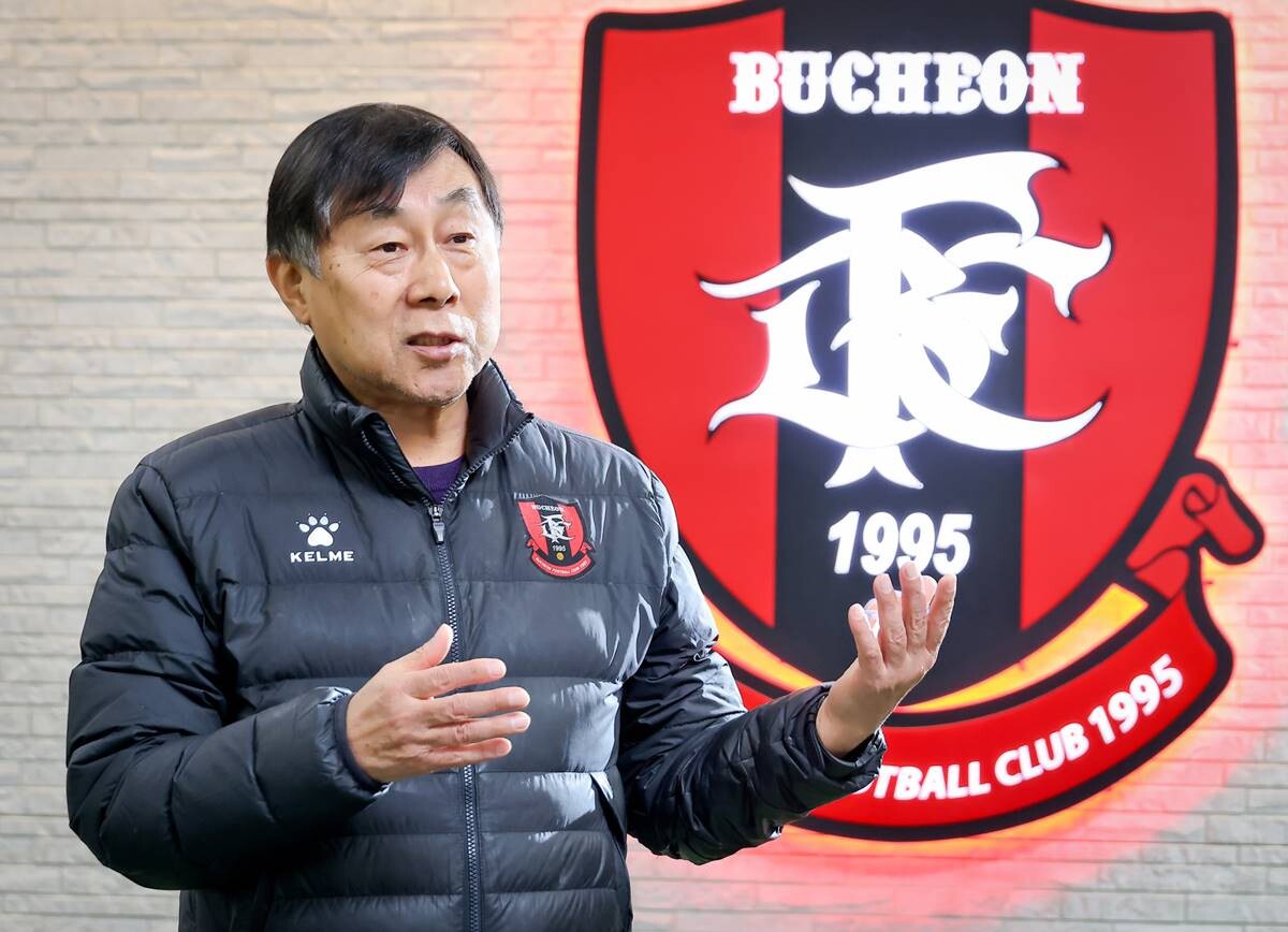 구단 역사상 최초 1부리그 승격을 이뤄낸 김성남 부천 FC 1995 단장을 만났다. 사진=임준선 기자