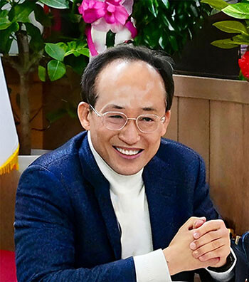 추경호 전 경제부총리 겸 기획재정부 장관이 '일요신문'과 인터뷰를 갖고 있다. 사진= 추경호 사무실 제공