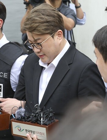 음주 뺑소니 혐의로 실형을 선고받고 복역 중인 트롯 가수 김호중(35)이 네티즌 180명을 상대로 7억대 손해배상 소송을 냈으나 대부분 기각 당했다. 사진=박정훈 기자