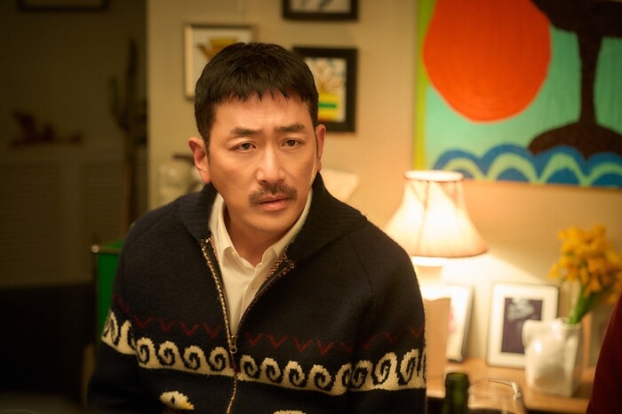 2003년 데뷔한 하정우는 연기력과 스타성을 두루 갖춘 배우로 성장했다. 사진=영화 ‘윗집 사람들’ 홍보 스틸컷