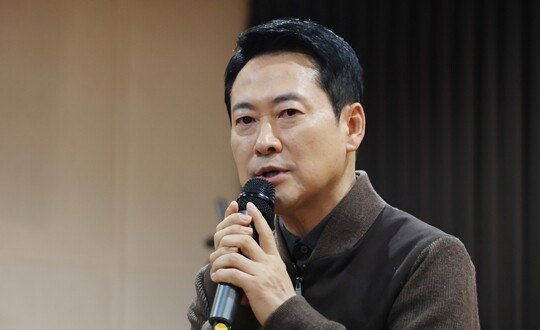 장동혁 국민의힘 대표가 2월 13일 서울 중구 중림종합사회복지관에서 열린 약자와의동행위원회 설맞이 봉사활동에서 인사말을 하고 있다. 사진=임준선기자
