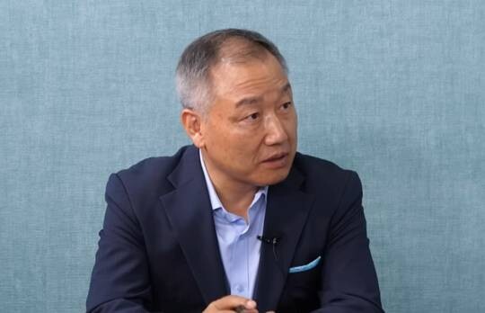 '주식농부'로 널리 알려진 박영옥 스마트인컴 대표(사진) 측이 최근 조광피혁 지분율을 낮췄다. 사진=유튜브 채널 '815머니톡' 캡처