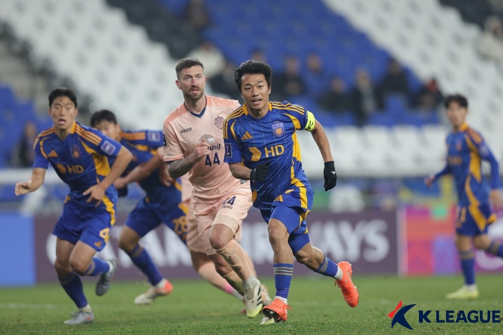 수원은 단숨에 리그내 수준급 미드필더 자원을 품게 됐다. 사진=한국프로축구연맹 제공