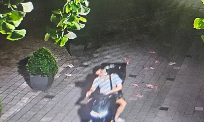 강남 일대 CCTV에 찍힌 살포 장면. 사진=서울경찰청