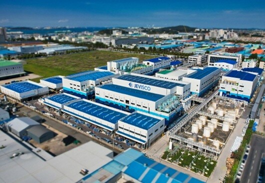강남제비스코 경기도 평택공장 전경. 이 회사는 2025년 12월 31일 고 황익수 전무 지분 18.87%가 임예정 회장에 상속됐다고 공시했다. 그러나 투자 업계에서는 황 전무 사망 시점을 둘러싼 논란이 일고 있다. 사진=강남제비스코 제공