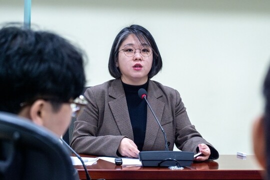 3월 17일 오전 국회 의원회관에서 열린 기자 간담회에서 6·3 지방선거 전략을 발표하고 있는 용혜인 기본소득당 대표. 사진=기본소득당 제공