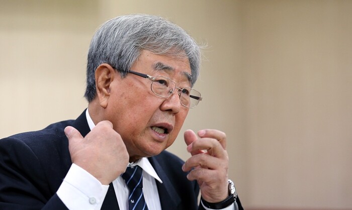 2026년 3월 25일 이근안이 사망했다. 2012년 자서전 출판기념회 당시 모습. 사진=연합뉴스