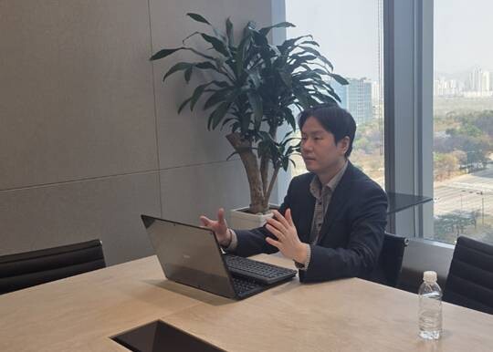 김형균 차파트너스 상무가 서울 여의도 사무실에서 일요신문과 인터뷰를 진행하고 있다. 사진=박호민 기자