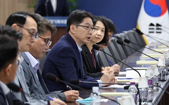 김경수 지방시대위원회 위원장이 2025년 7월 14일 서울 종로구 정부서울청사 창성동 별관에서 열린 국정기획위원회-지방시대위원회 간담회에서 모두발언을 하고 있다. 사진=임준선 기자