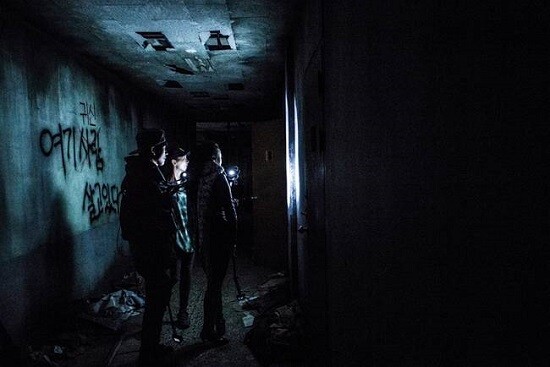 경기 광주시 곤지암 남양정신병원을 소재로 한 영화 '곤지암'은 당시 기준으로 한국 공포 영화 사상 네 번째로 200만 관객을 돌파하며 흥해엥 성공했다. 사진=영화 '곤지암' 스틸컷