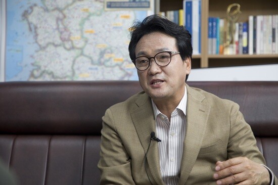 경기도 교육감 선거 진보진영 단일 후보로 추대된 안민석 전 의원. 사진=이종현 기자