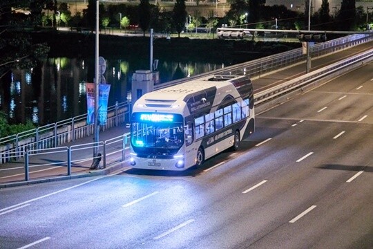 국내 자율주행 기업들은 수익을 내는 데 어려움을 겪고 있다. 오전 3시 30분 금천구청을 출발해 시청역까지 1회 왕복운행하는 새벽동행 자율주행버스. 사진=서울시 제공