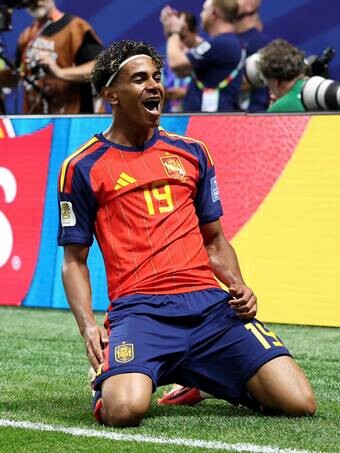 '신성' 야말은 자신의 월드컵 선발 데뷔전에서 득점에 성공했다. 사진=FIFA 월드컵 페이스북