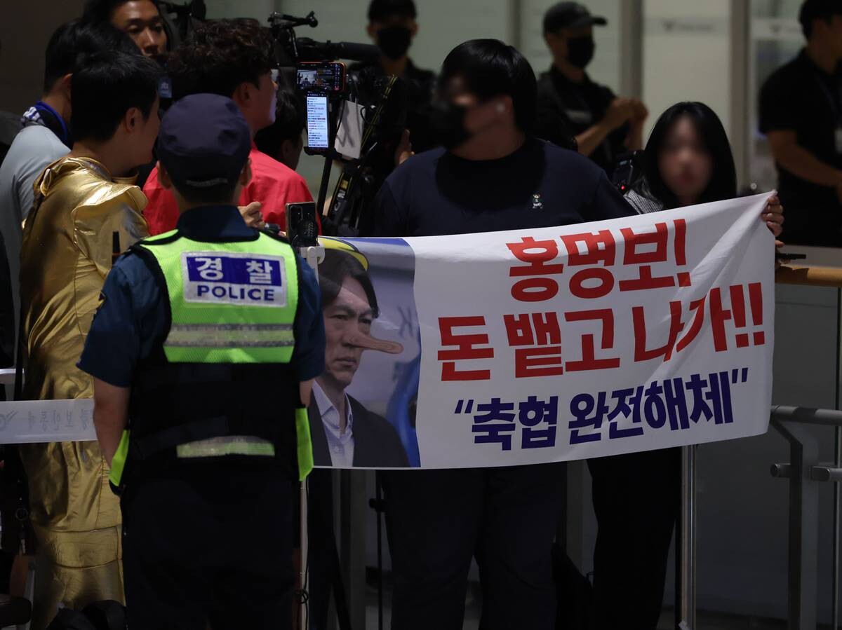 유튜버 카광은 홍명보 감독을 향한 실망감을 밝히며 "홍 감독이 연봉을 반납하길 바란다"는 말을 반복했다. 사진=최준필 기자
