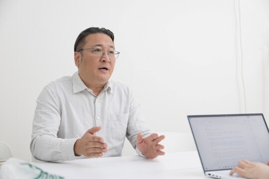 6월 25일 서울 마포구 합정동에서 만난 도박없는학교 조호연 교장. 조 교장이 학교에 만연한 도박사이트 이용 학생들의 실태와 도박에 빠지게 되는 주요 통로 등에 대해 이야기하고 있다. 사진=이종현 기자