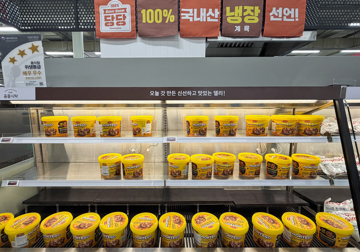 텅 빈 공간을 홈플러스 PB 제품들로 메웠다. 사진=박정훈 기자