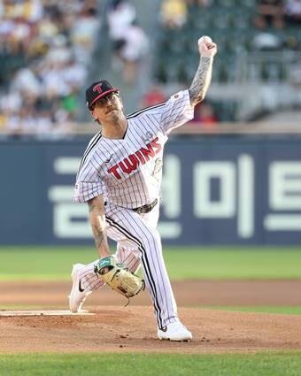 호주 출신의 라클란 웰스는 견갑하근 근육 손상 진단을 받고 활약이 어렵게 됐다. 사진=LG 트윈스 제공