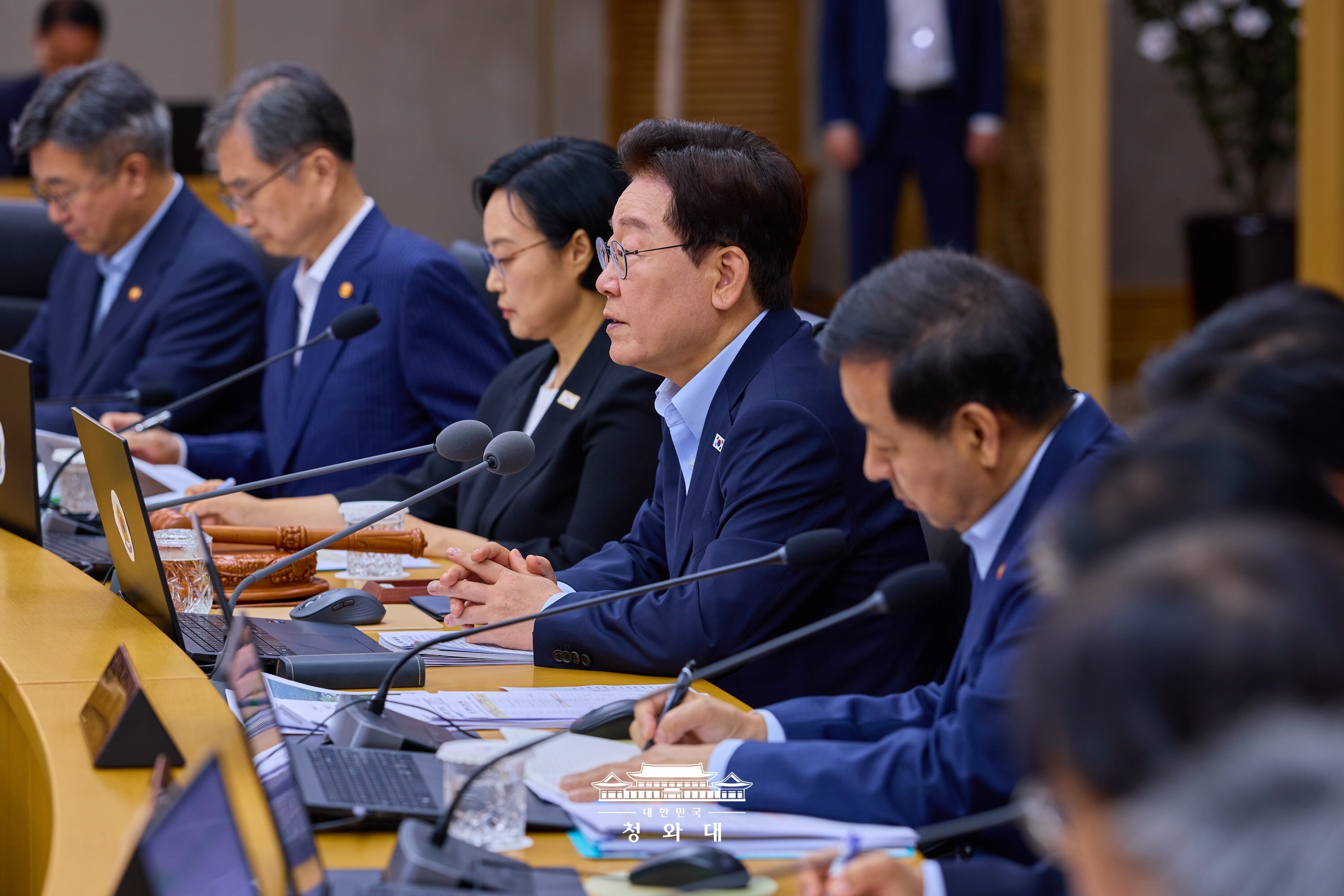 이재명 대통령이 국무회의를 주재하고 있다. 사진=청와대 제공