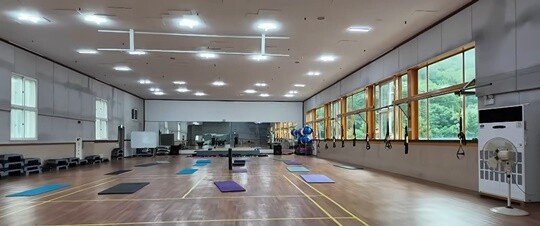 회원 A 씨가 입소했던 합숙형 다이어트 캠프 내부 모습. 사진=유튜브 캡처