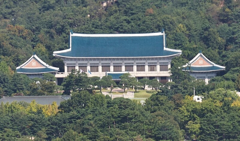 청와대 전경. 강훈식 대통령비서실장 후임 인선이 늦어지면서 국감 이후까지 강 실장 체제가 이어질 수 있다는 관측이 나온다. 사진=연합뉴스