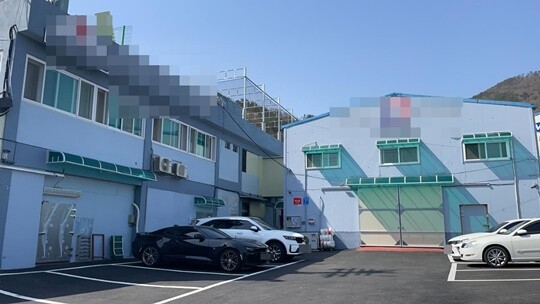 경남 김해에 있는 R 사 공장 중 한 곳 외부 전경. R 사는 이 공장 건물을 2024년 15억 원에 매입했다. 사진=김지영 기자