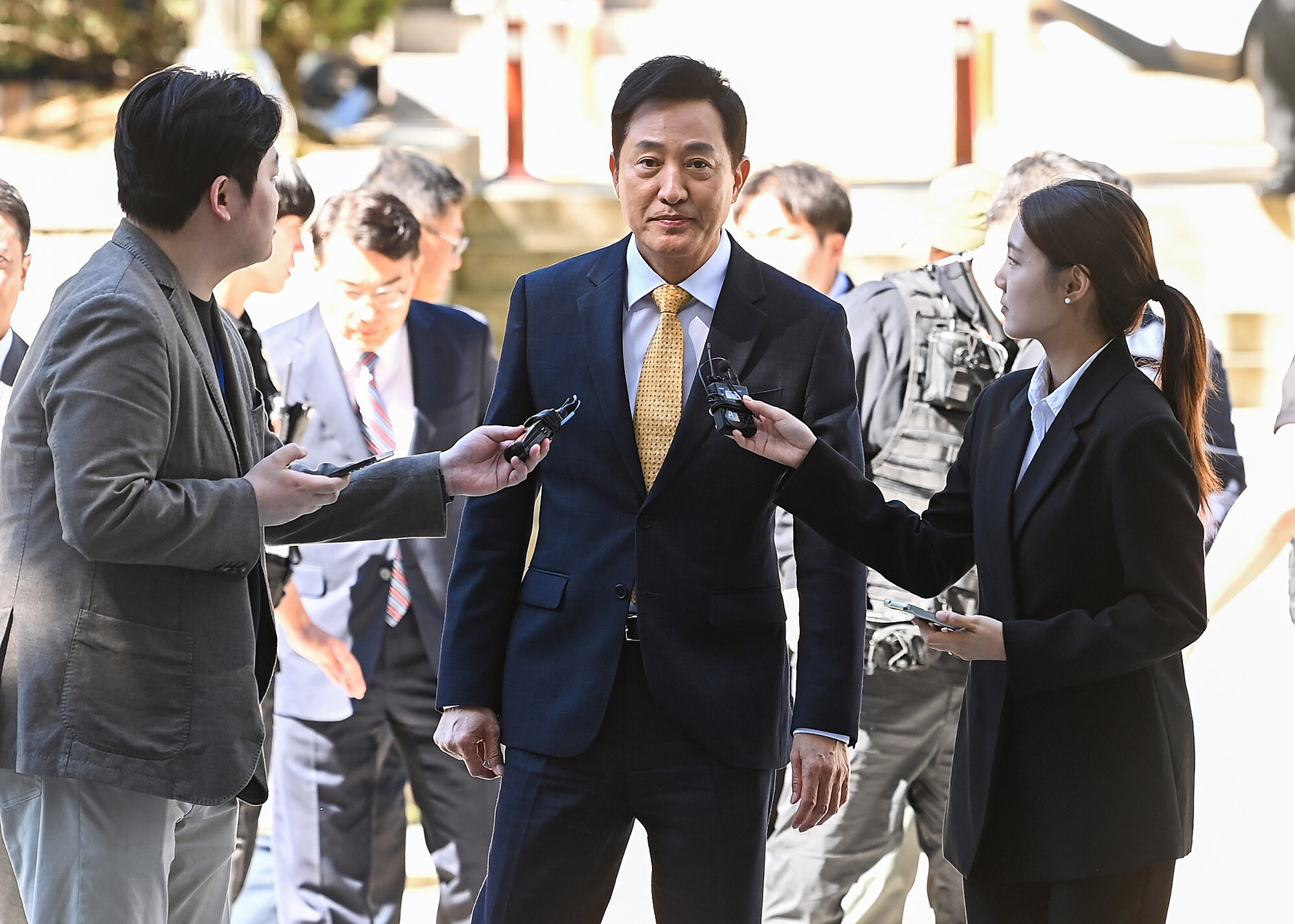 ‘명태균 여론조사비 대납 의혹’으로 기소된 오세훈 서울시장이 지난 2일 서초구 서울고등법원에서 열린 정치자금법 위반 혐의 항소심 결심공판에 출석하고 있다. 사진=박정훈 기자