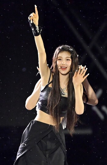 어도어와 뉴진스 전 멤버 다니엘 간 330억 원대 위약벌·손해배상 소송에서 손해액 감정을 두고 양측 간 대립이 이어지고 있다. 사진공동취재단