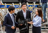 경찰 포토라인에 선 양현석 전 YG 대표